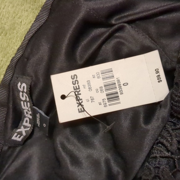 NWT Express Black Lace Scalloped Mini Skirt Size 0 - Picture 4 of 4